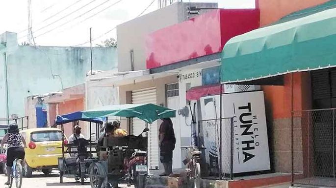 Mujer se roba el dinero de las cervezas de un expendio en Mérida