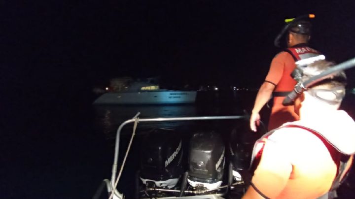 Marina rescata a dos hombres de una embarcación varada en Cozumel