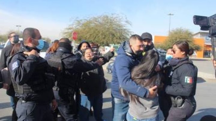 Guerra de los pasteles: revendedores arman riña afuera de un Costco en Ciudad Juárez