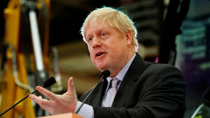 El padre de Boris Johnson pide la nacionalidad francesa; se declara “europeo”