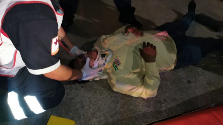 Repartidor es arrollado por taxi y termina lesionado en Ciudad del Carmen
