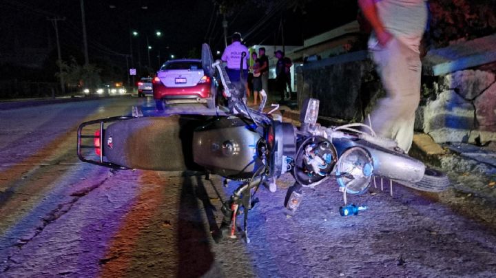 Motociclista resulta lesionado tras impactarse con una taxi en Ciudad del Carmen