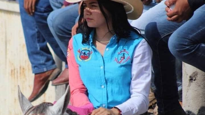 Joven yucateca es criticada por participar en torneo de lazo
