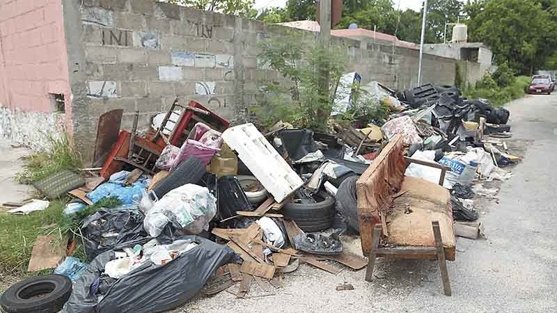 Nocivo para la salud, basura en las calles de Mérida