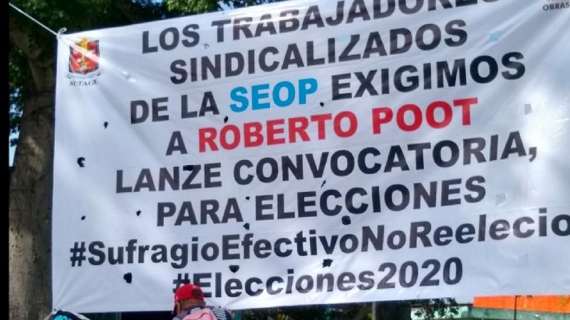 Trabajadores del Gobierno de Quintana Roo se manifiestan contra líder sindical