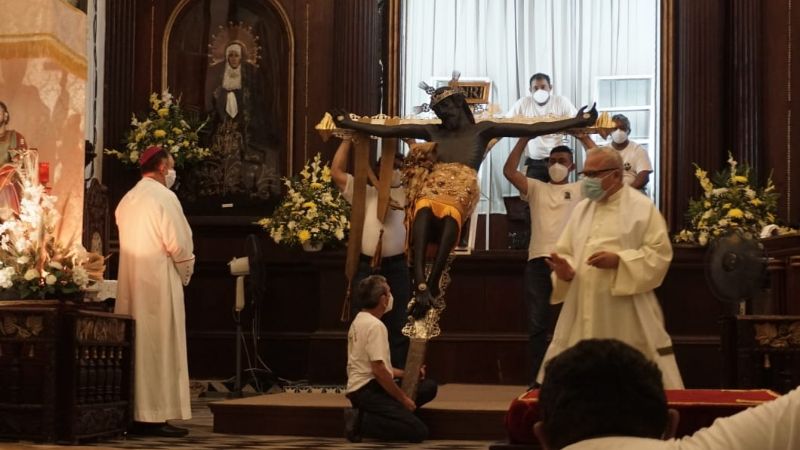 Sin feligreses, así fue la bajada del Cristo Negro de San Román en Campeche