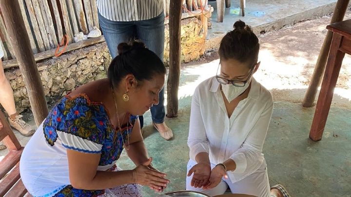 Michelle Fridman por fin visita a Rosalía Chay, la cocinera maya de Netflix