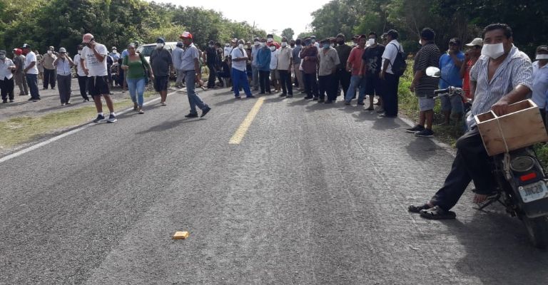 Ejidatarios de Tihosuco retoman bloqueo carretero; exigen 145 millones de  pesos | PorEsto