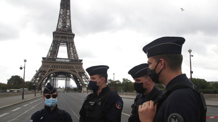 Desalojan la Torre Eiffel por una amenaza de bomba