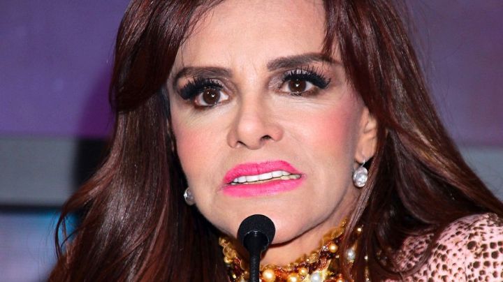 A Lucía Méndez le falla el playback en TV, se enoja y pide que corten la canción (VIDEO)