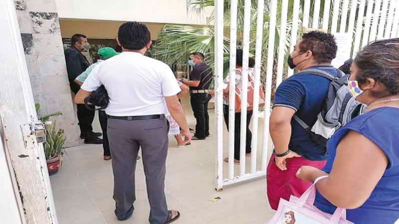 Exigen castigo para el responsable de las muertes por alcohol adulterado en Yucatán