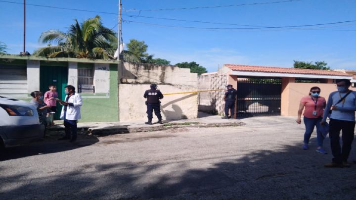 Hombre fallece a las puertas de una vecindad en Mérida