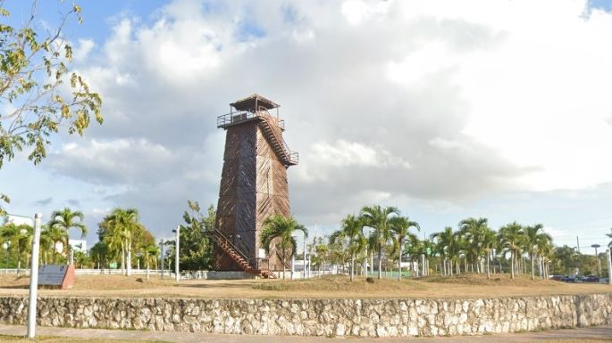 La antigua torre de control, un emblema de Cancún