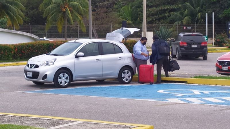 Trabajadores petroleros prefieren rentar autos al llegar a Ciudad del Carmen
