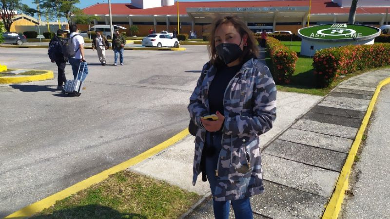 Viajeros se preocupan por el COVID-19 tras arribar en el Aeropuerto de Ciudad del Carmen