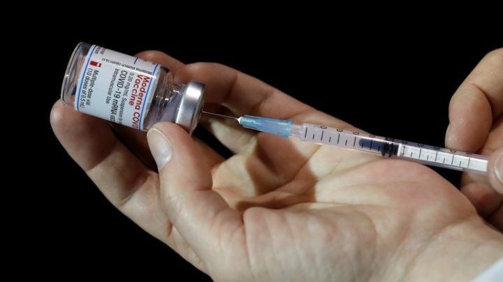 Moderna anuncia que su vacuna contra el COVID-19 es eficaz contra nuevas cepas