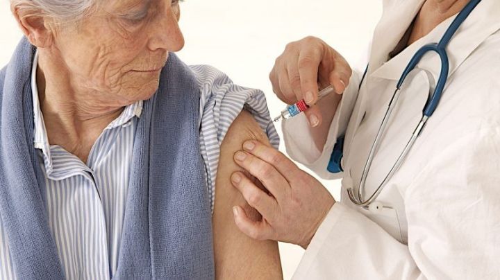 Inicia registro de adultos mayores para vacunación contra COVID