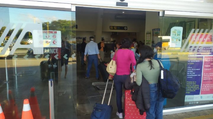 Vuelos saturan filtros sanitarios en aeropuerto de Ciudad del Carmen