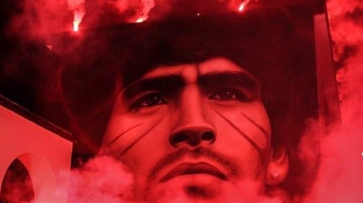 Inmortalizan a Maradona con un mural en Nápoles