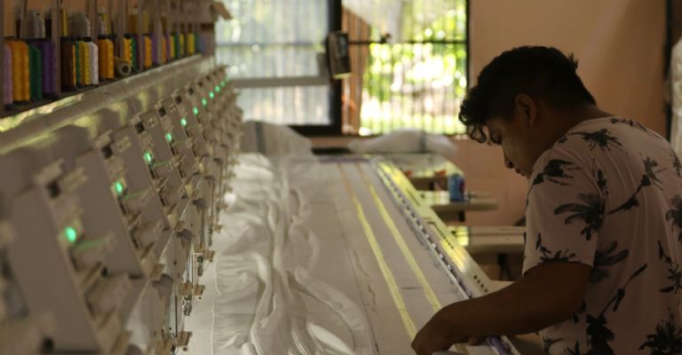 Artesanos defienden los bordados tradicionales en Kimbilá, Yucatán | PorEsto