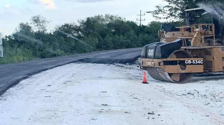 Pobladores construyen cinco kilómetros de carretera en la localidad de Morocoy, Quintana Roo