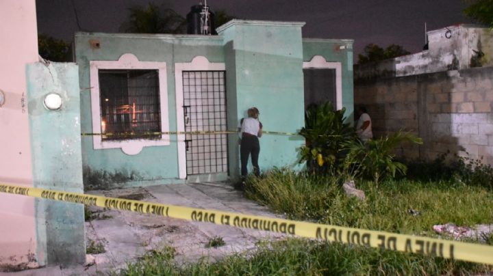 Con machete y palos, vecinos allanan casa de "El Chupa dedo" en Campeche