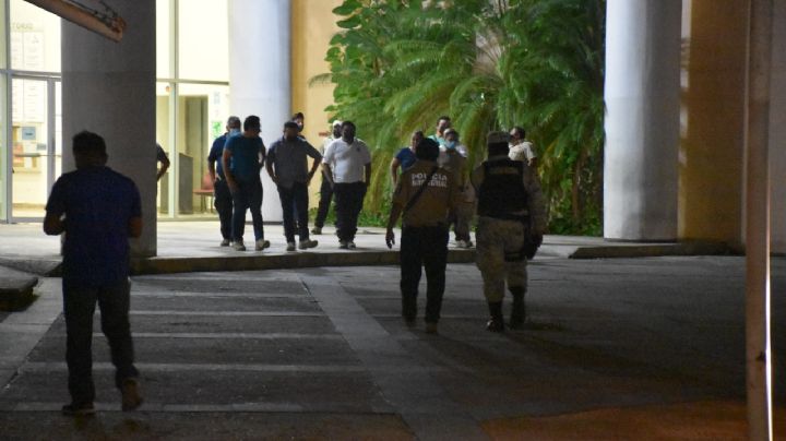 Orden de aprehensión a doctor provoca tremendo zafarrancho en Hospital de Campeche: VIDEO