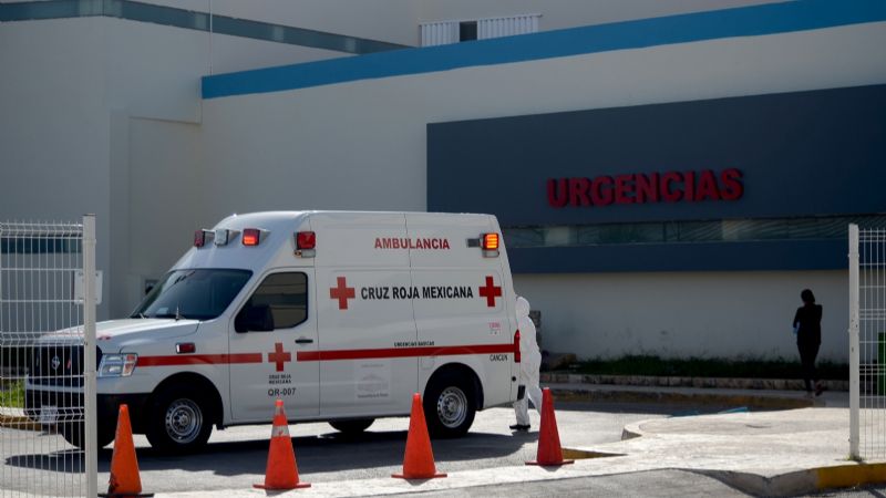 Mujer resulta lesionada tras accidente vehicular en Paseos del Mar de Cancún
