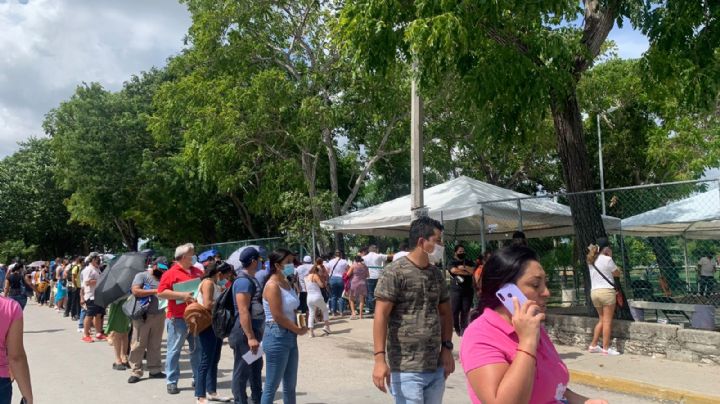 Se registra aglomeración en vacunación para rezagados en la Región 96 de Cancún: EN VIVO