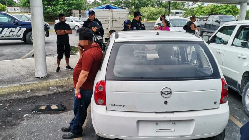 Rescatan a menor de 5 años encerrado en un automóvil en Playa del Carmen