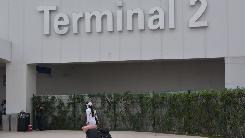 Aeropuerto de Cancún registra 371 vuelos en el día de la Matanza de Tlatelolco