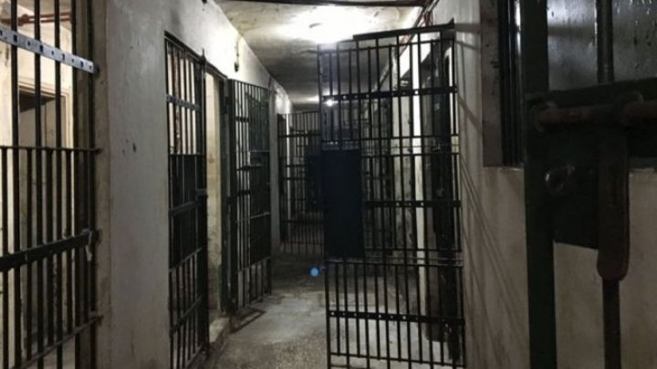 Se fugan 575 reclusos de una cárcel en Nigeria tras ataque