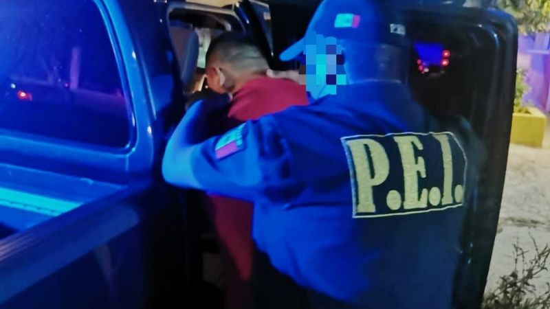 FGE detiene a narcomenudista durante un cateo en Kanasín, Yucatán