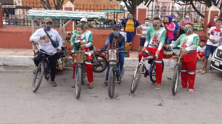 Antorchistas yucatecos viajan en bicicleta rumbo a Jalisco y la CDMX