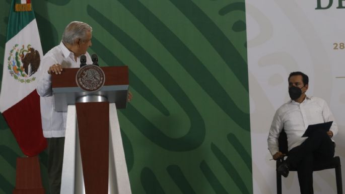 AMLO le abre la puerta del gobierno federal a Mauricio Vila, gobernador de Yucatán