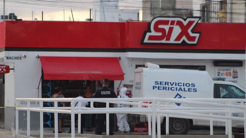 Matan a balazos a un hombre dentro de un expendio de la Región 64 en Cancún
