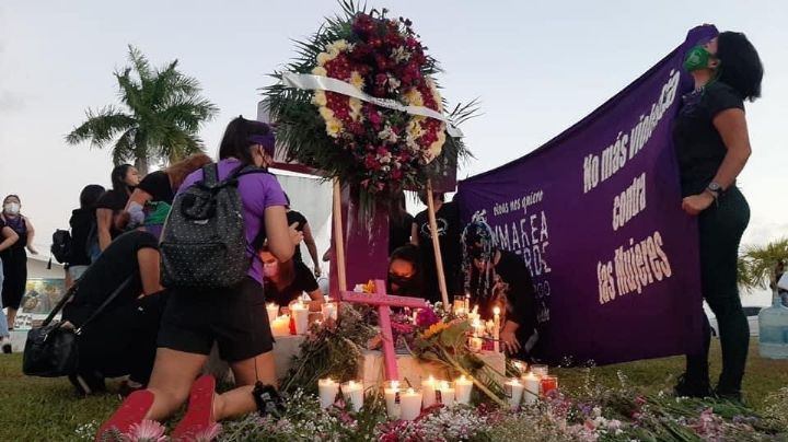 Feministas organizan ofrenda colectiva para víctimas de feminicidio en Chetumal