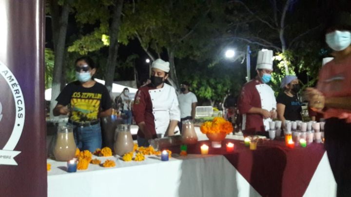 Festival Universitario de Día de Muertos en Chetumal finaliza con muestra gastronómica