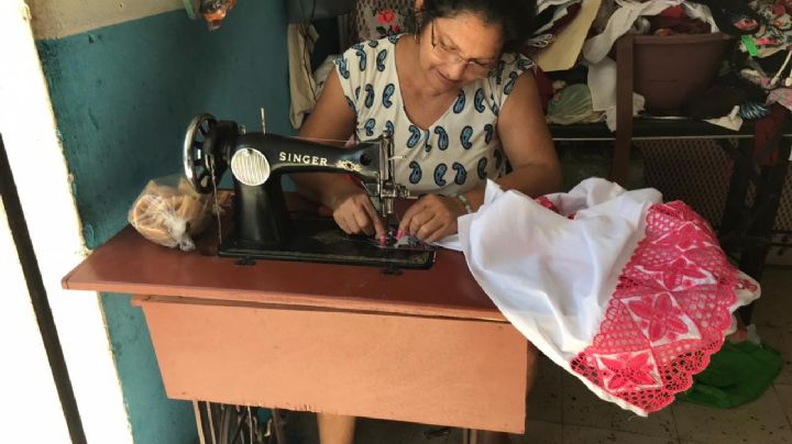 Artesana de Sotuta, Yucatán envía sus bordados hasta el extranjero
