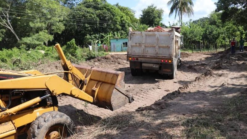 Inician trabajos de reconstrucción de tramos a orillas del Río Palizada, Campeche