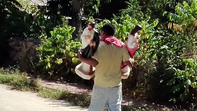 Asael Rosado cumple promesa con la venta de imágenes religiosas en Yucatán
