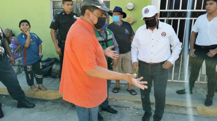 Vecinos discuten con personal de Protección Civil por retirar topes en Ciudad del Carmen