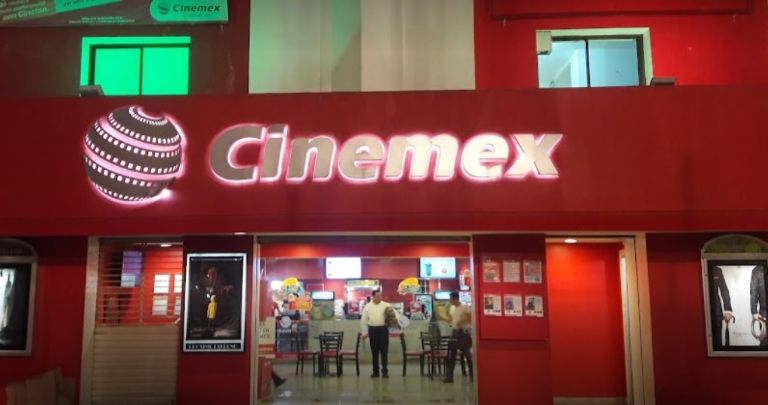 Hermanos se duermen y quedan atrapados en un cine de Mérida | PorEsto