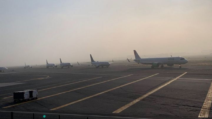 AICM anuncia cambios en vuelos por banco de niebla