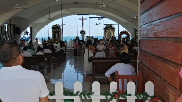 Más de dos mil creyentes celebran en Isla Mujeres el Día de la Virgen de Guadalupe