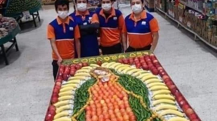 "Aparecen" a la Virgen de Guadalupe con frutas y verduras en Chedraui