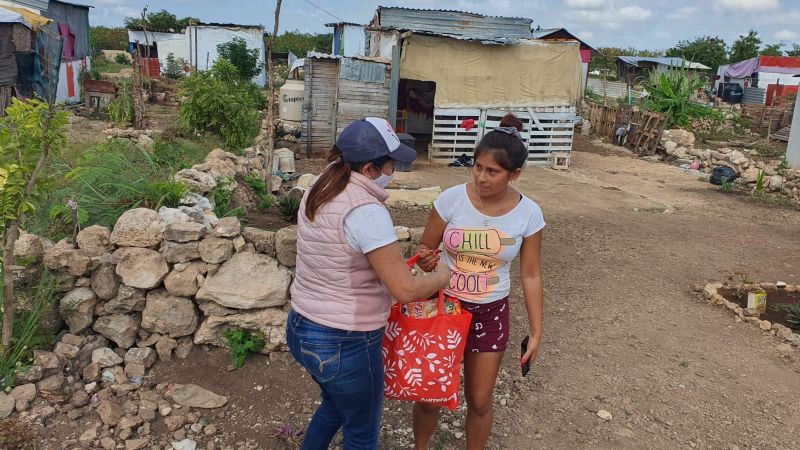 Altruistas de Mérida dan apoyo a familias de escasos recursos para Navidad