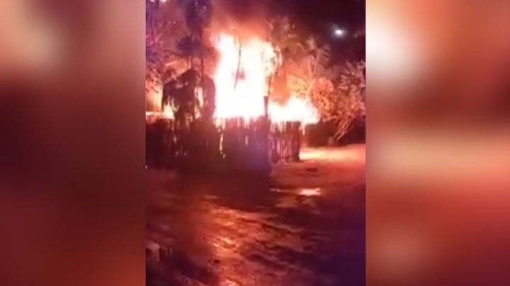 Se incendia palapa de club de playa en la Zona Hotelera de Tulum: VIDEO