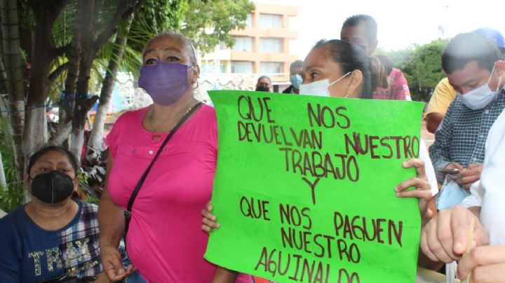 Trabajadores del Ayuntamiento de Ciudad del Carmen protestan por despido injustificado
