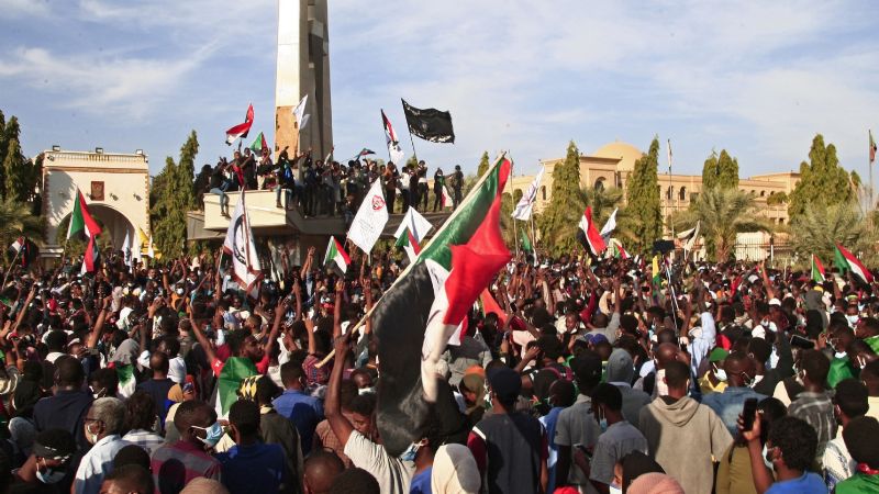 Sudán exige un gobierno civil; cortan líneas de comunicación